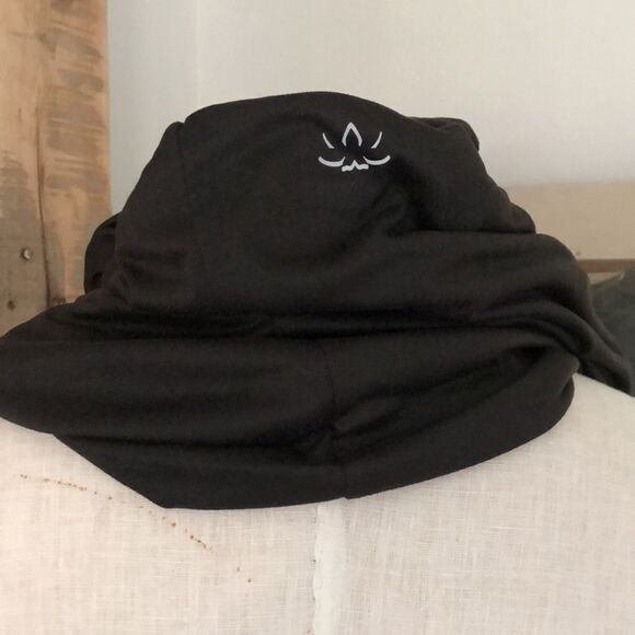 🎉HOST PICK🎉‎ NWT Beyond Yoga Hidden Pocket Infinity Scarf - Picture 6 of 11